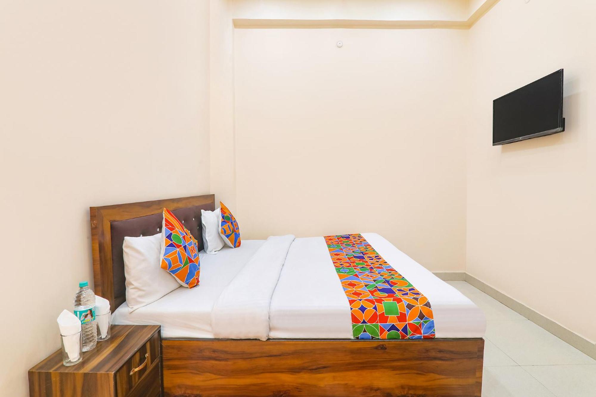 Fabhotel Rk Palace Ayodhya エクステリア 写真